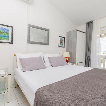 Apartments And Rooms On The Beach Водице Экстерьер фото