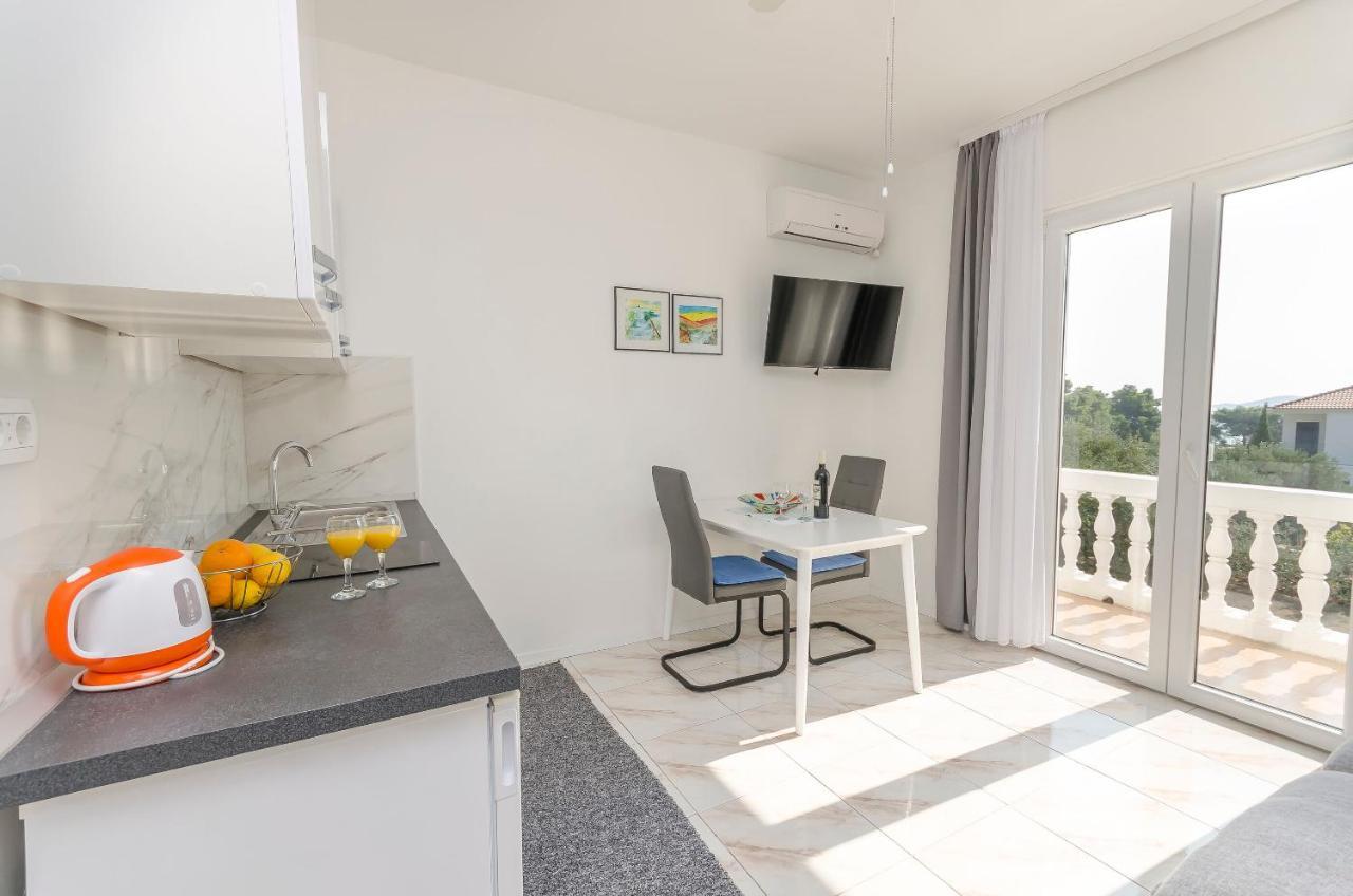 Apartments And Rooms On The Beach Водице Экстерьер фото